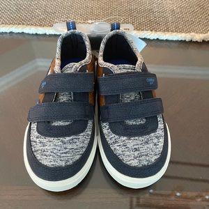 OshKosh Toddler Shoes (size 8) NWT